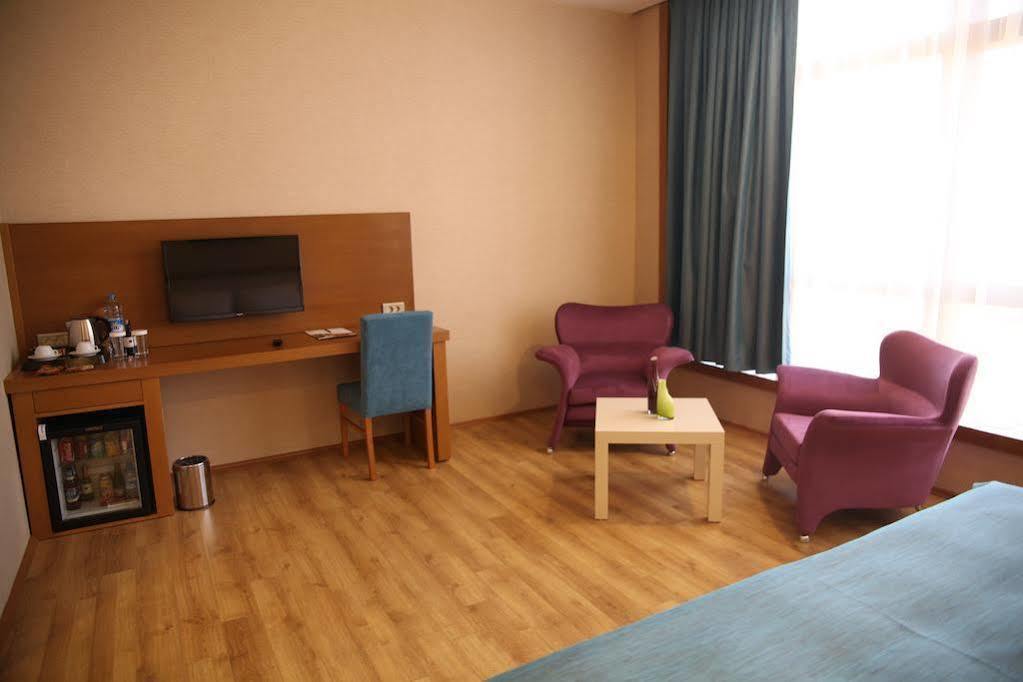 Hilton Garden Inn Kocaeli Sekerpinar Sekerpinari Exterior photo